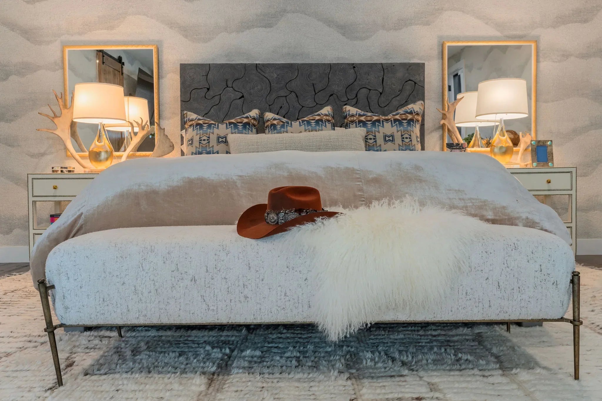Bed & Bed Frames