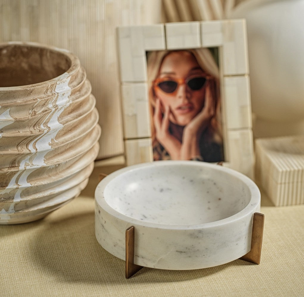 St. Ives Natural Bone Inlaid 5 x 7 Photo Frame with Brass Trim